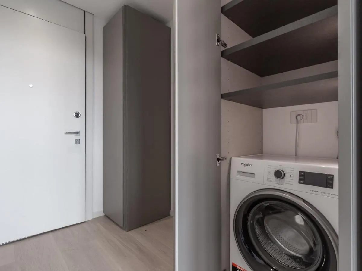 The Best Rent - Monolocale Moderno A Due Passi Dal Duomo Milan 0*,  Italy